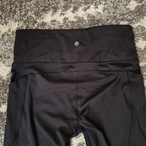Athleta  Pockets black Yoga Gym Athletic Leggings Size Medium - Picture 9 of 10